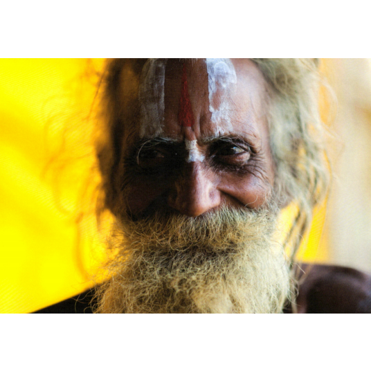 Postkarte -  Lachender Yogi auf der Kumbh Mela